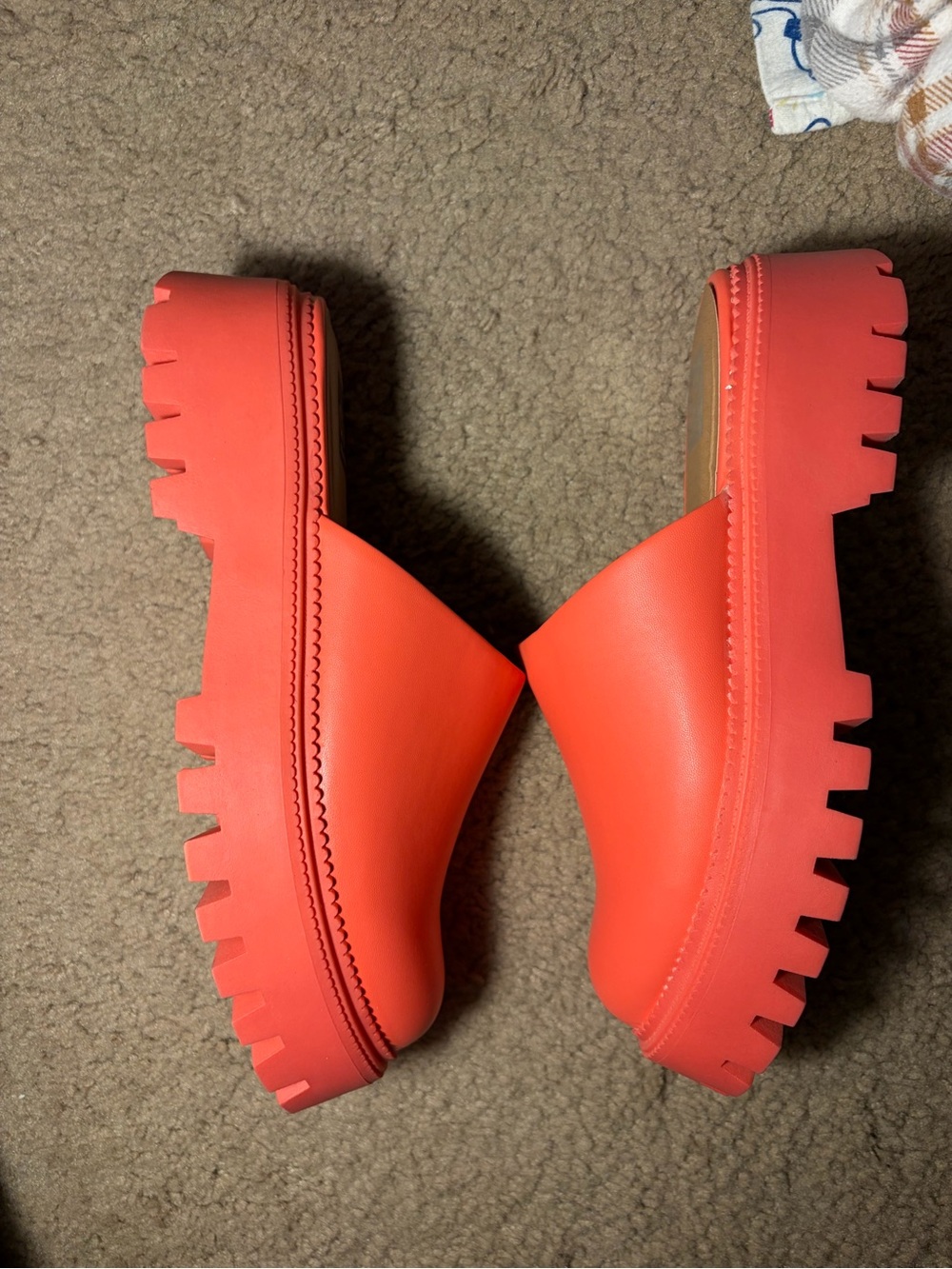 DOLCE VITA 🩷❤️ Platform Mule Lexy lug  Clog in Vibrant Coral Red NWT no box - Picture 6 of 8
